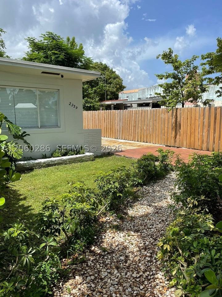 2359 Nw 32nd St #2359 - Photo 2 of 11