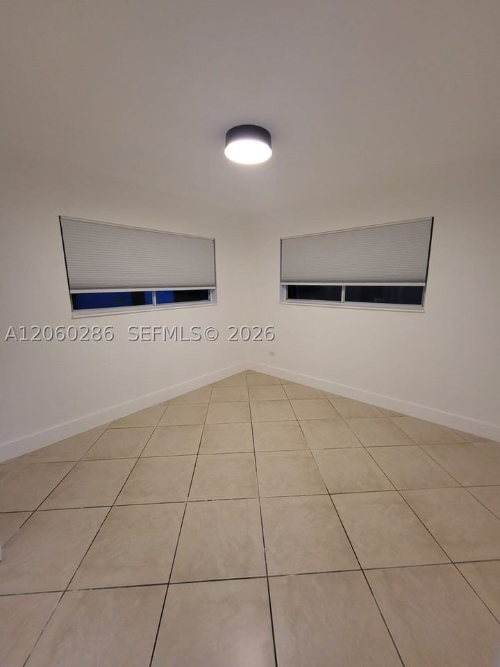 2359 Nw 32nd St #2359 - Photo 6 of 11
