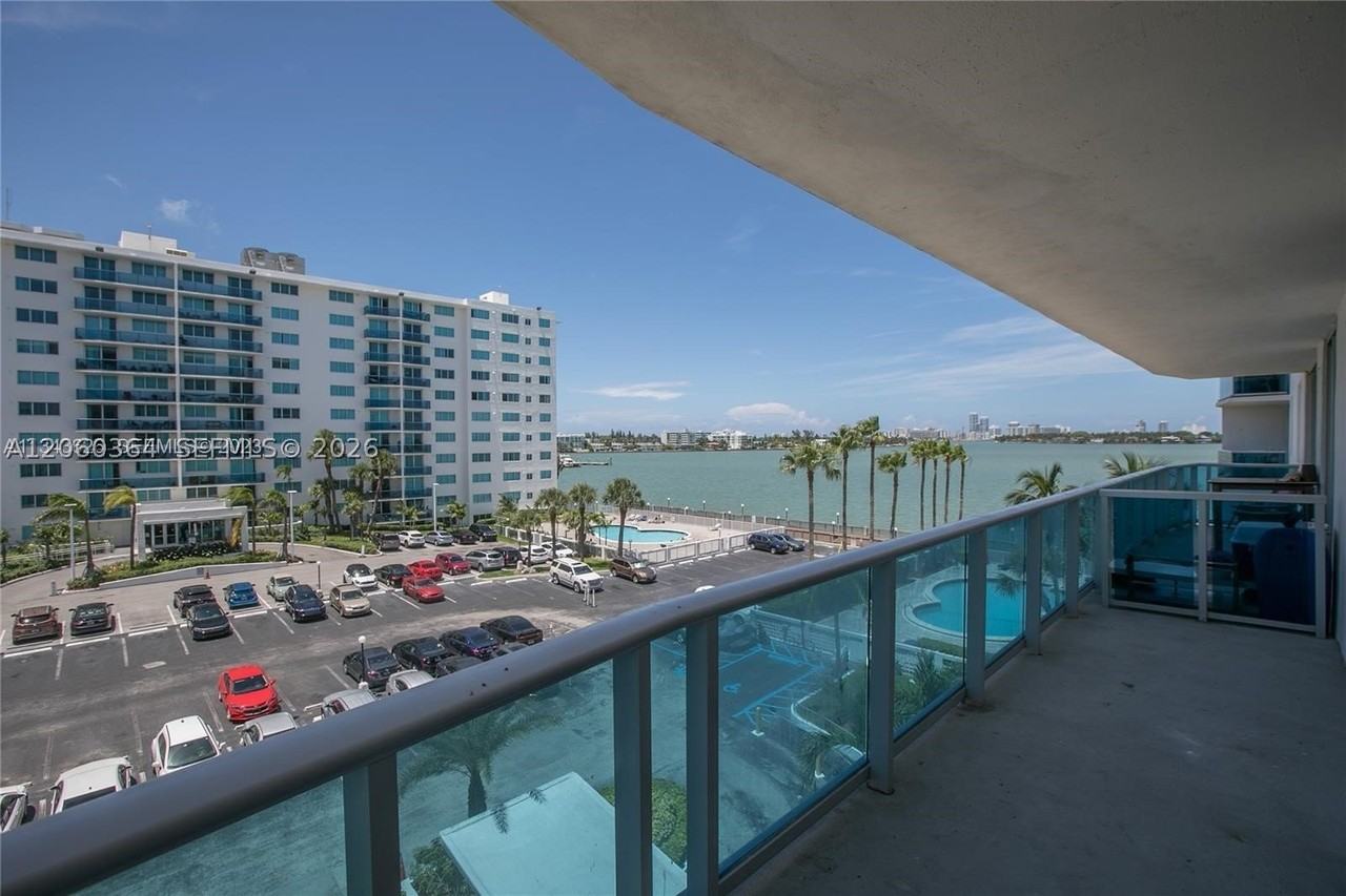 7501 E Treasure Dr #4K - Photo 3 of 11