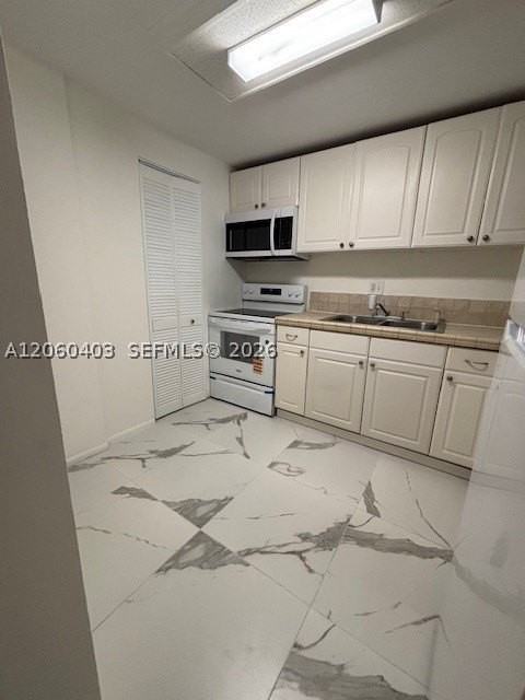 7900 Colony Cir S #303 - Photo 2 of 11