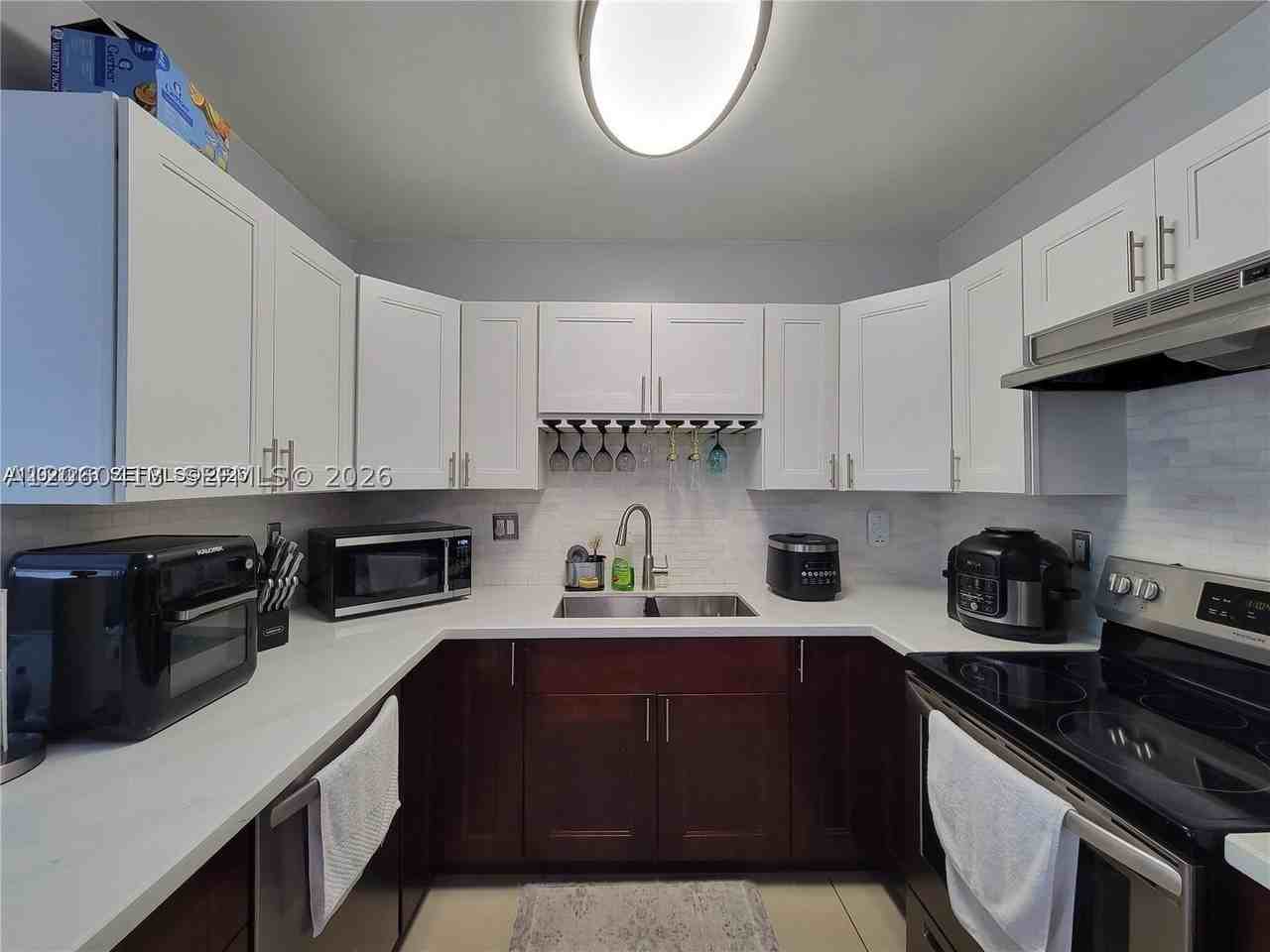 6930 Sw 12th St #0 - Photo 6 of 31