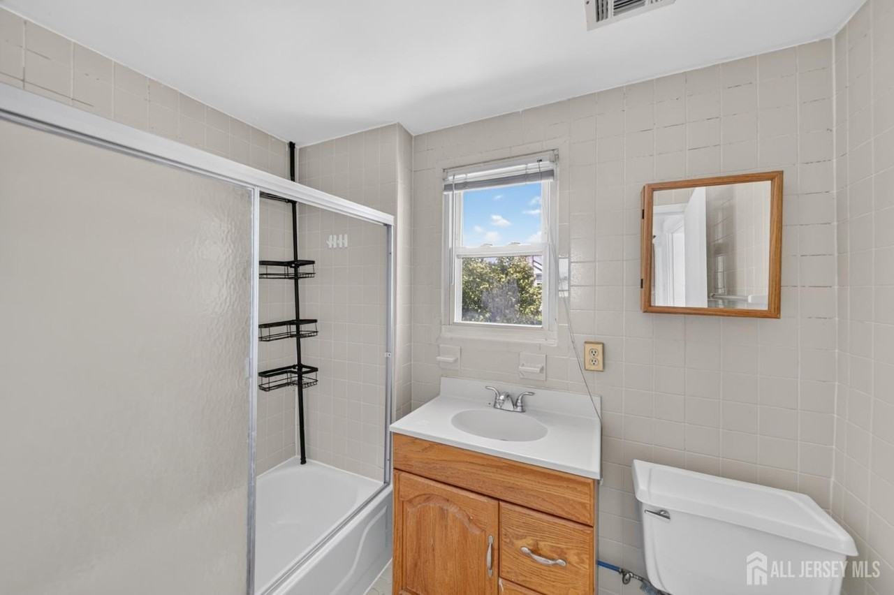 23 Union St #2 - Photo 5 of 8