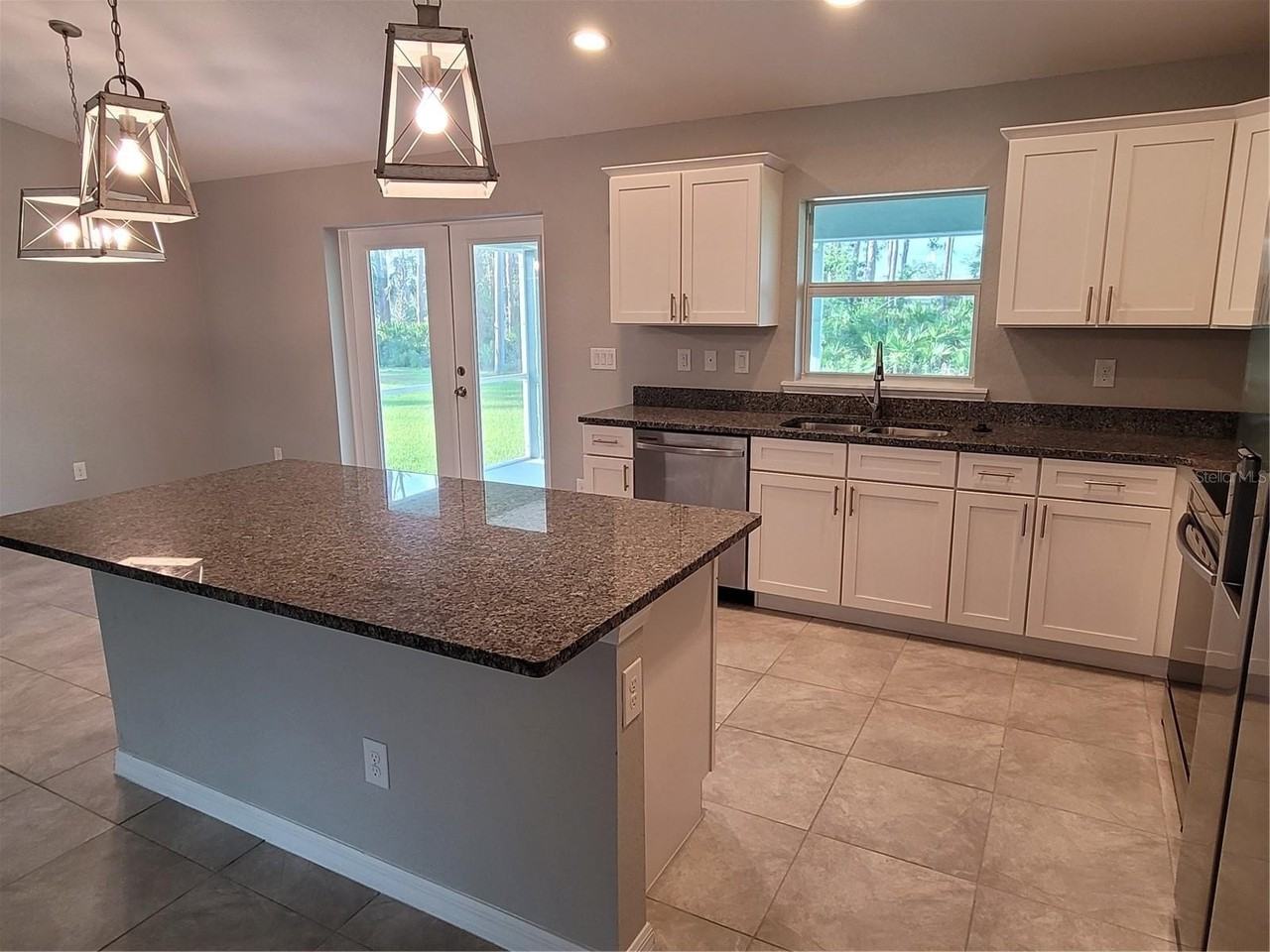 13481 Drysdale Ave - Photo 4 of 19