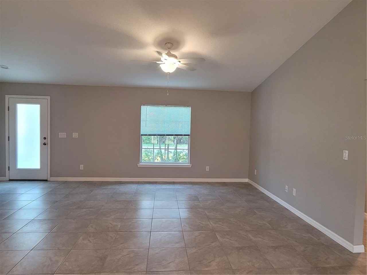 13481 Drysdale Ave - Photo 7 of 19