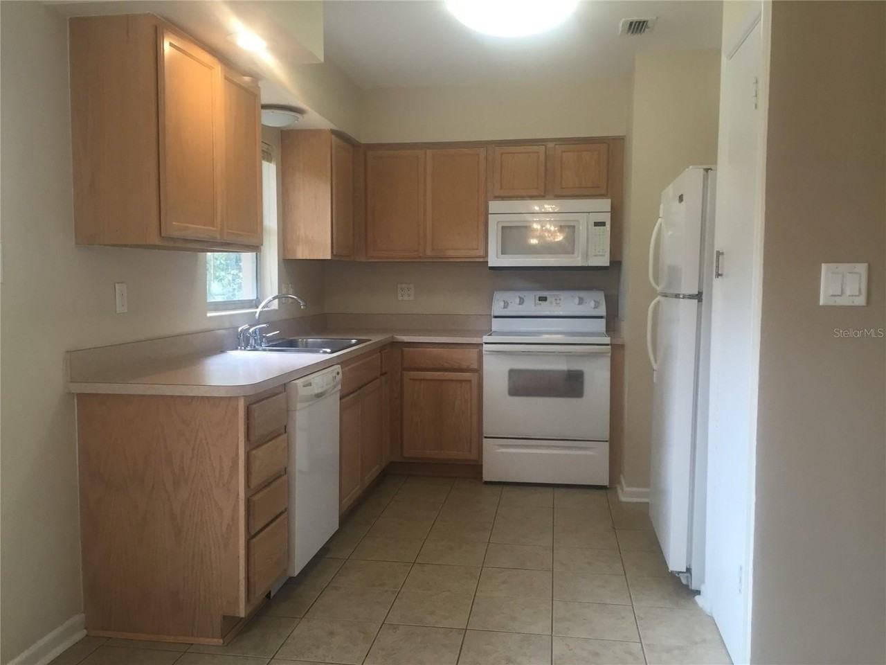 3423 Nw 1st Ct - Photo 5 of 13