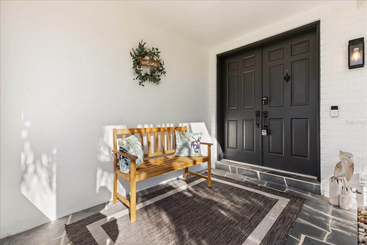 13923 Brewster Dr - Photo 3 of 36