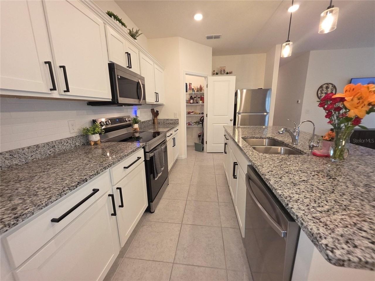 1569 Effra Way - Photo 6 of 47