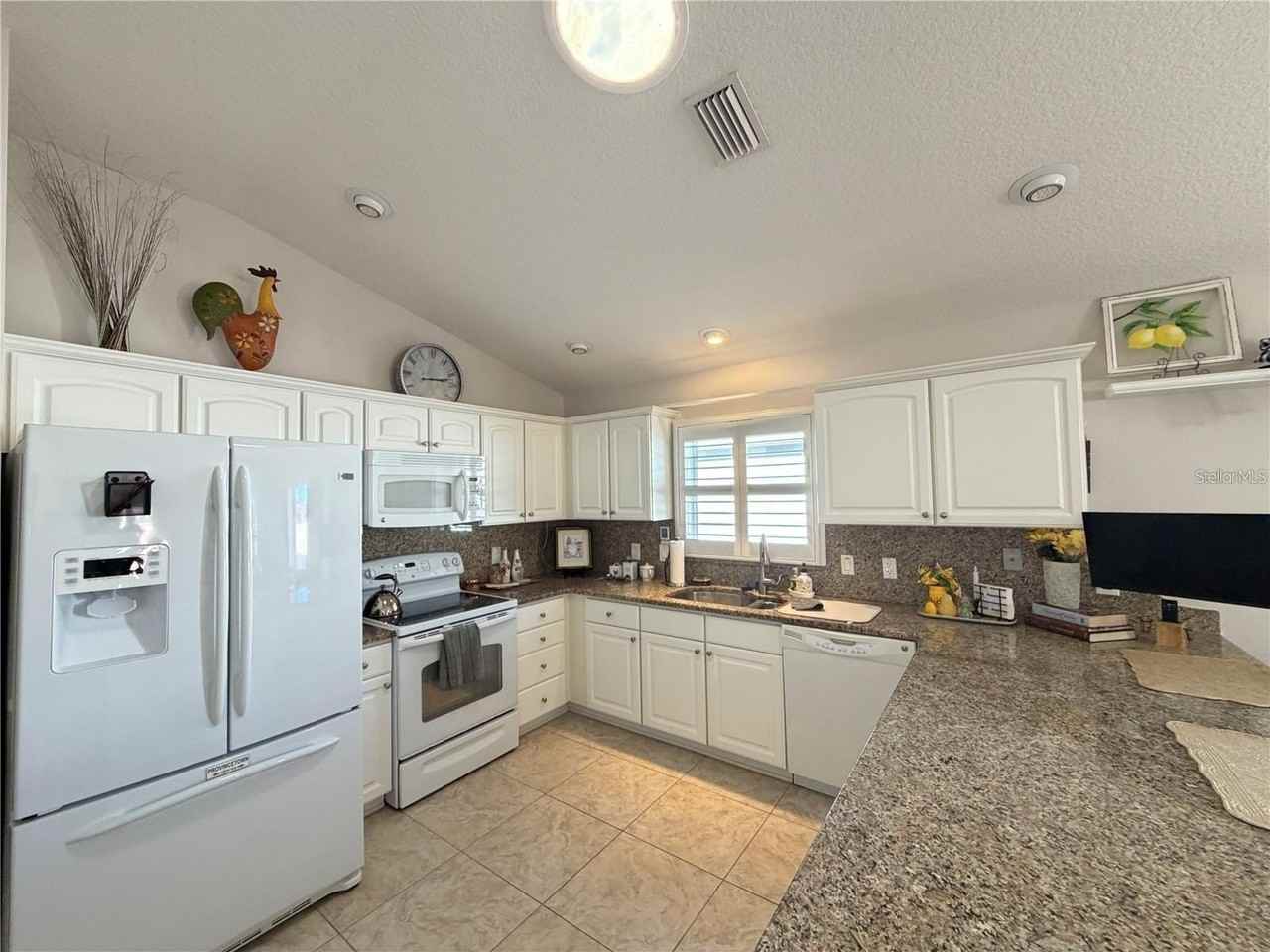 1963 Ladyfish Ave - Photo 6 of 25