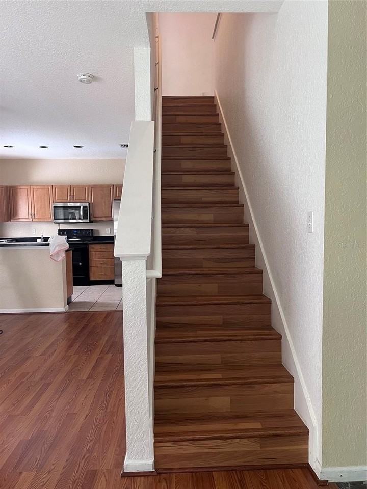 16317 Newbury Palms Ct - Photo 2 of 12