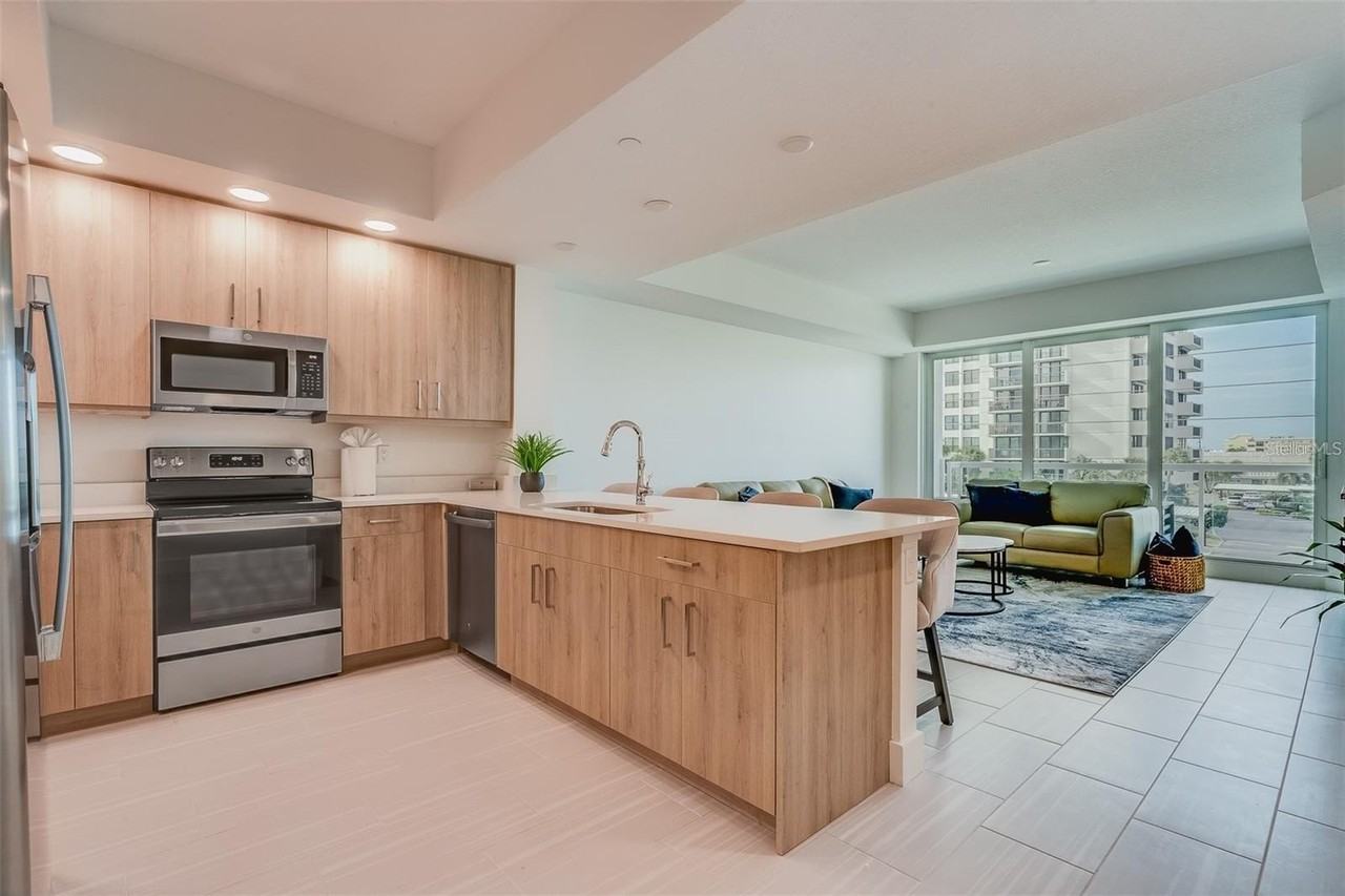 415 Island Way #311 - Photo 4 of 48