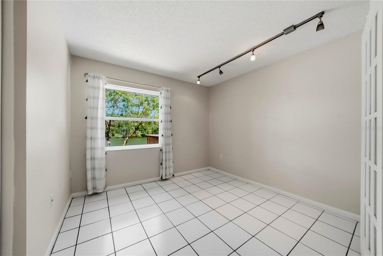 906 Carlton Rd - Photo 3 of 23