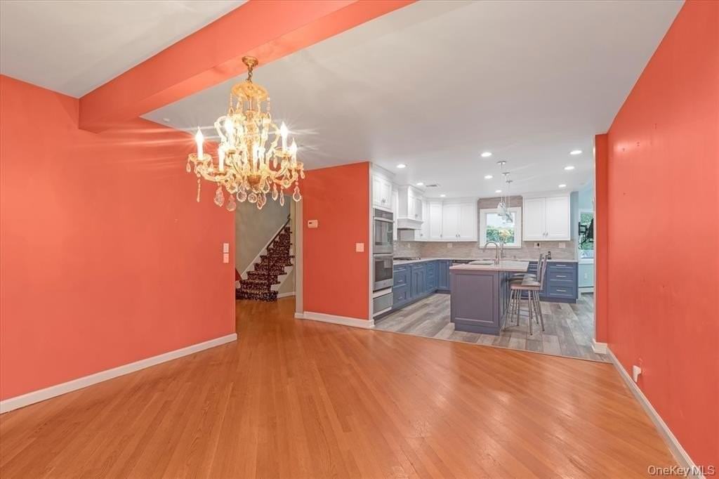 709 Carlyle St - Photo 4 of 29