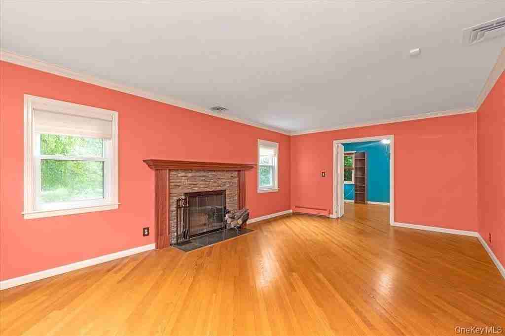 709 Carlyle St - Photo 5 of 29