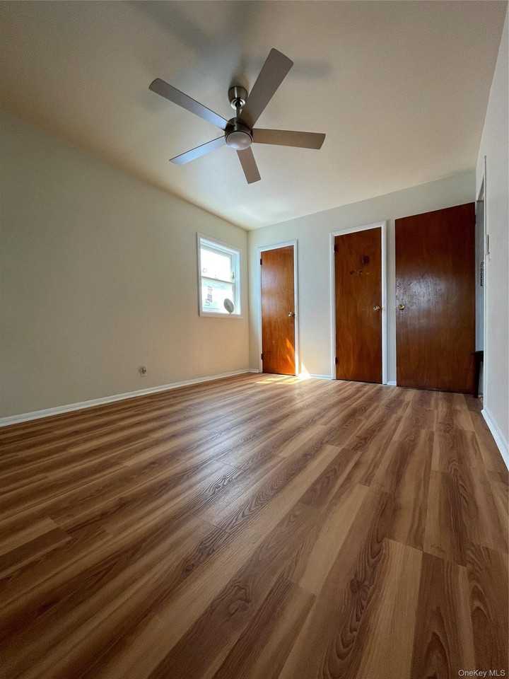 16426 76th Ave #1 - Photo 5 of 11