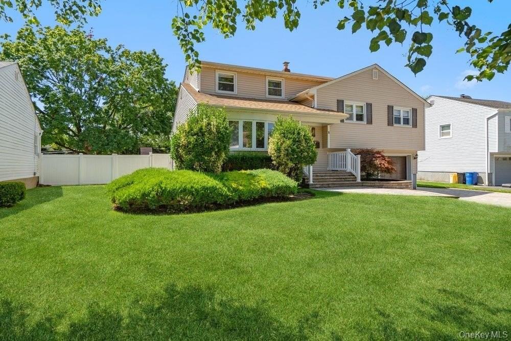8 Radnor Ct - Photo 3 of 29