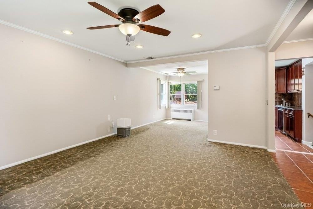 8 Radnor Ct - Photo 6 of 29
