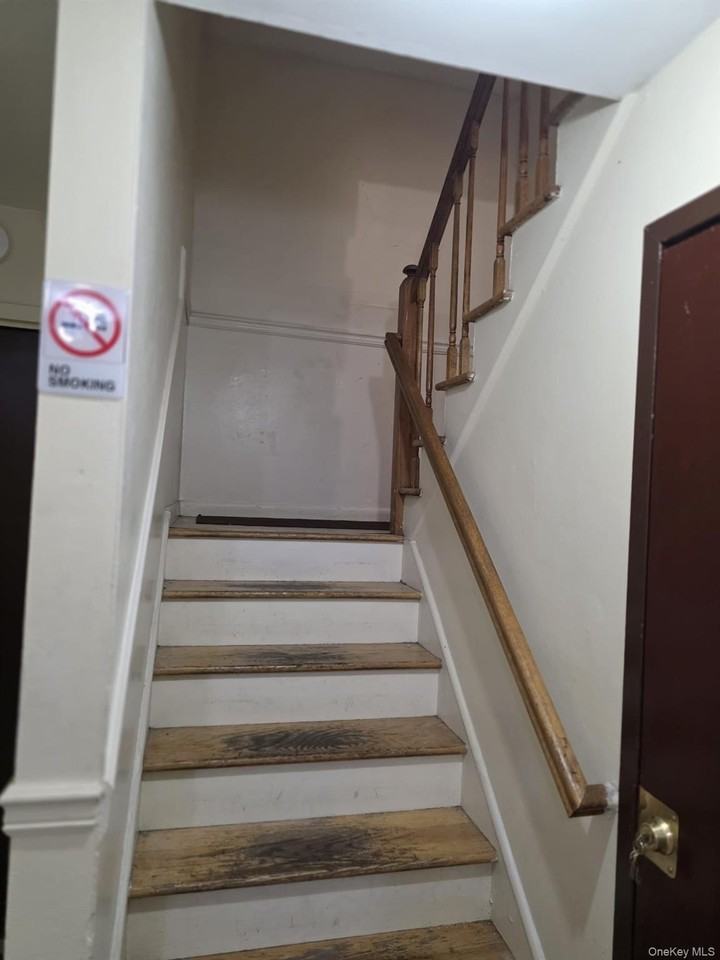 2831 Roebling Ave - Photo 2 of 15