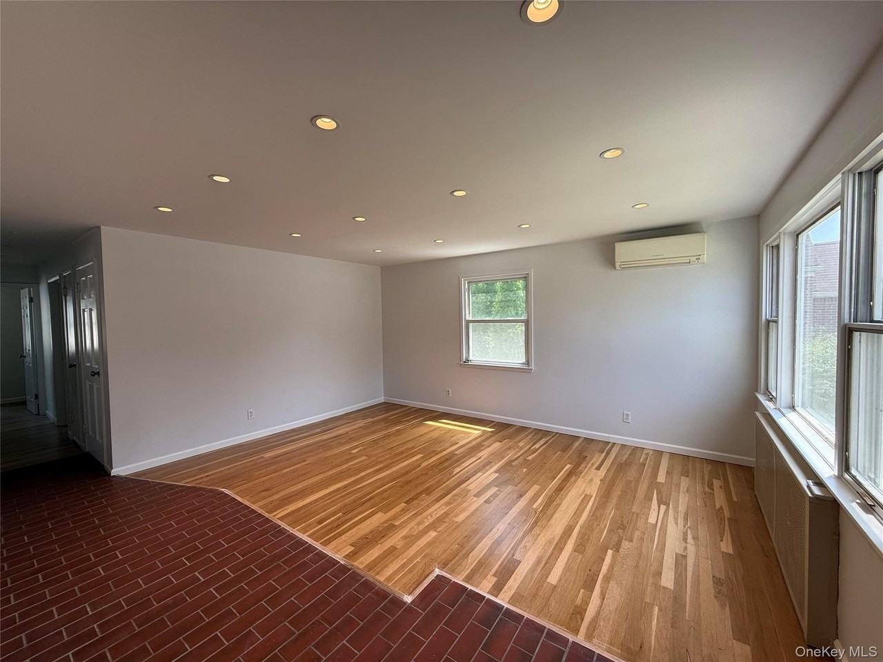 59 Wood St #1stFL - Photo 3 of 10