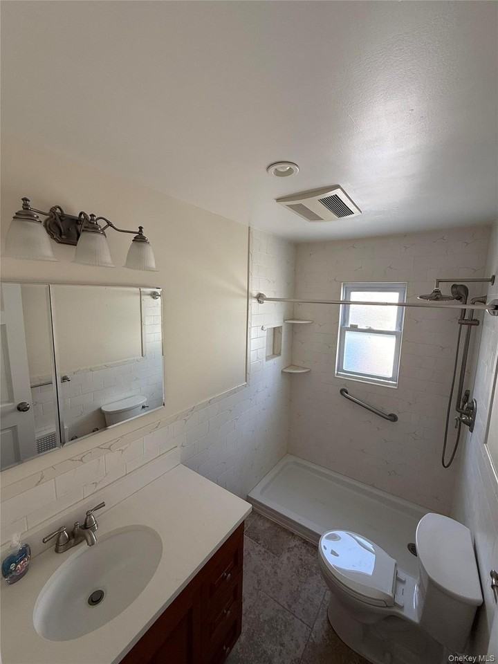 59 Wood St #1stFL - Photo 5 of 10