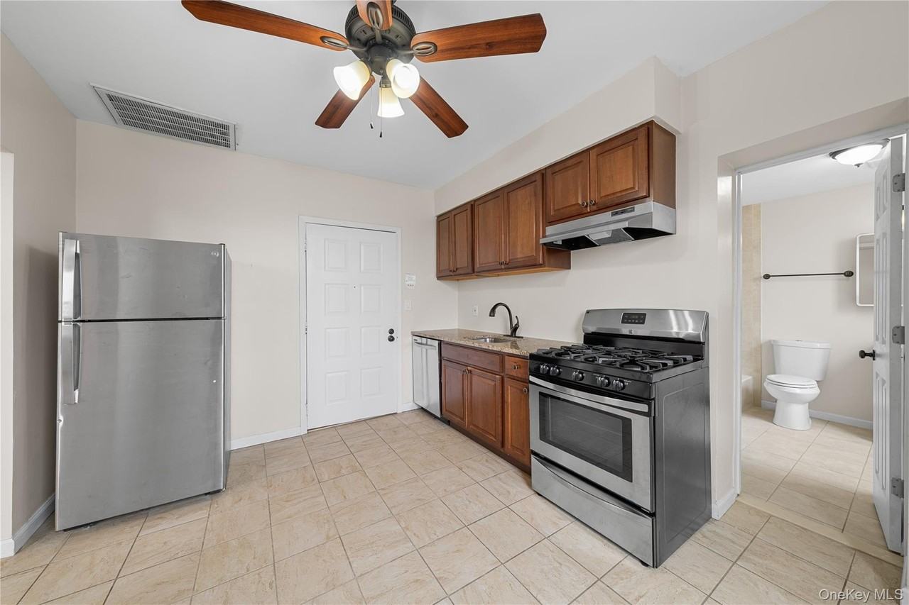 402 Jericho Tpke #4 - Photo 3 of 14