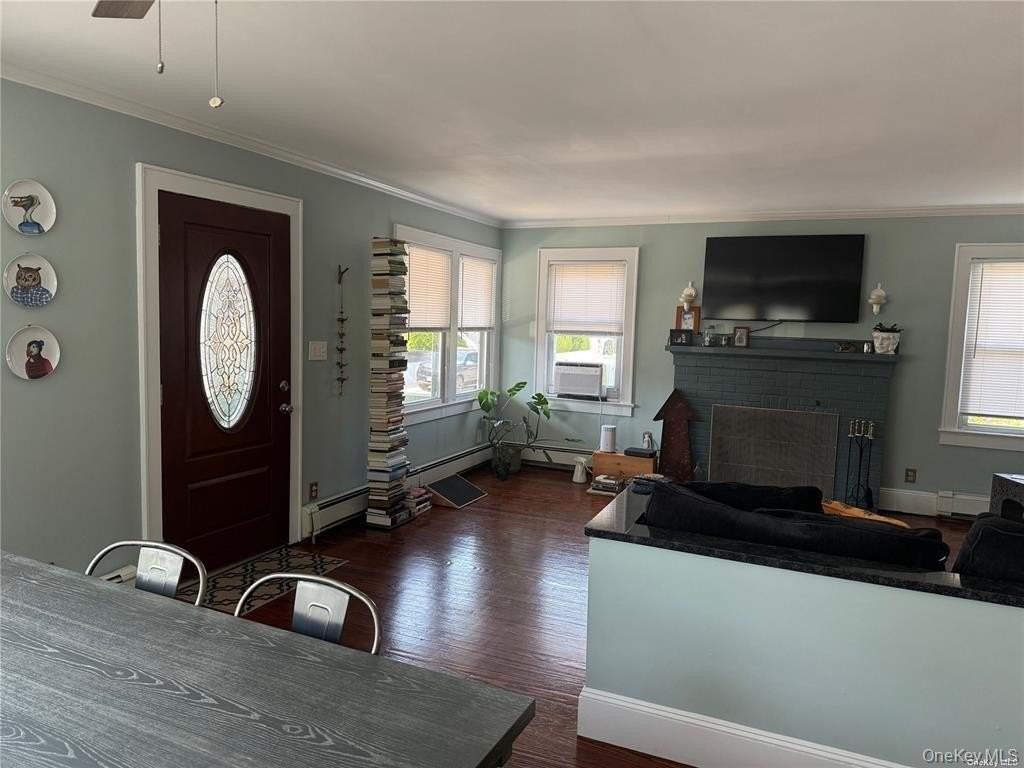 38 Clayton Ave - Photo 4 of 24