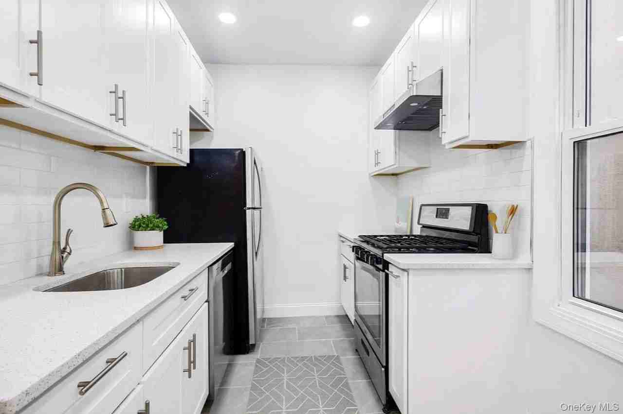 5025 39th St #1 - Photo 4 of 8