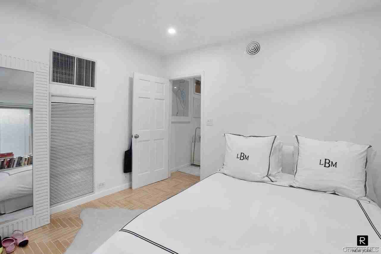 106 Central Park S #12L - Photo 2 of 16