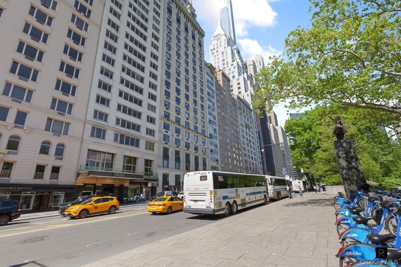 106 Central Park S #12L - Photo 5 of 16