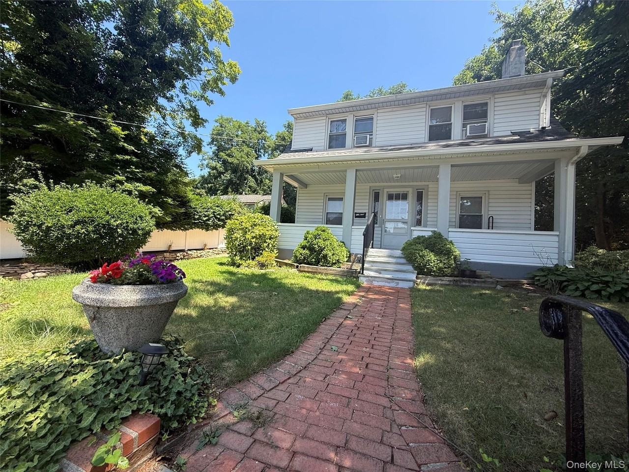 15 Maple Grove St