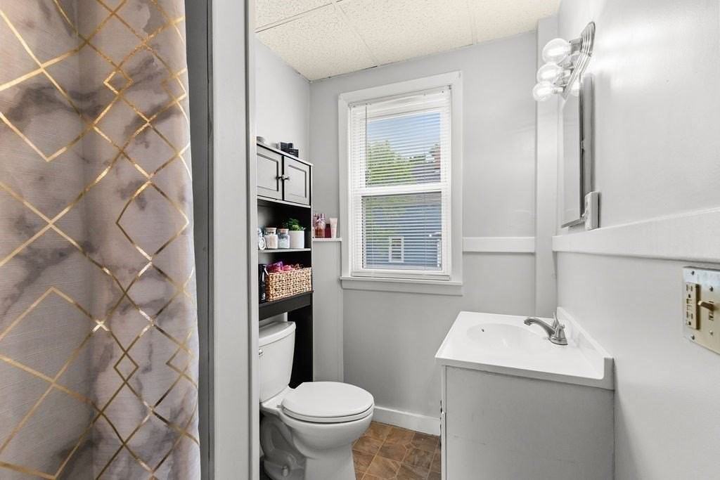 418 Anthony St #1 - Photo 3 of 13