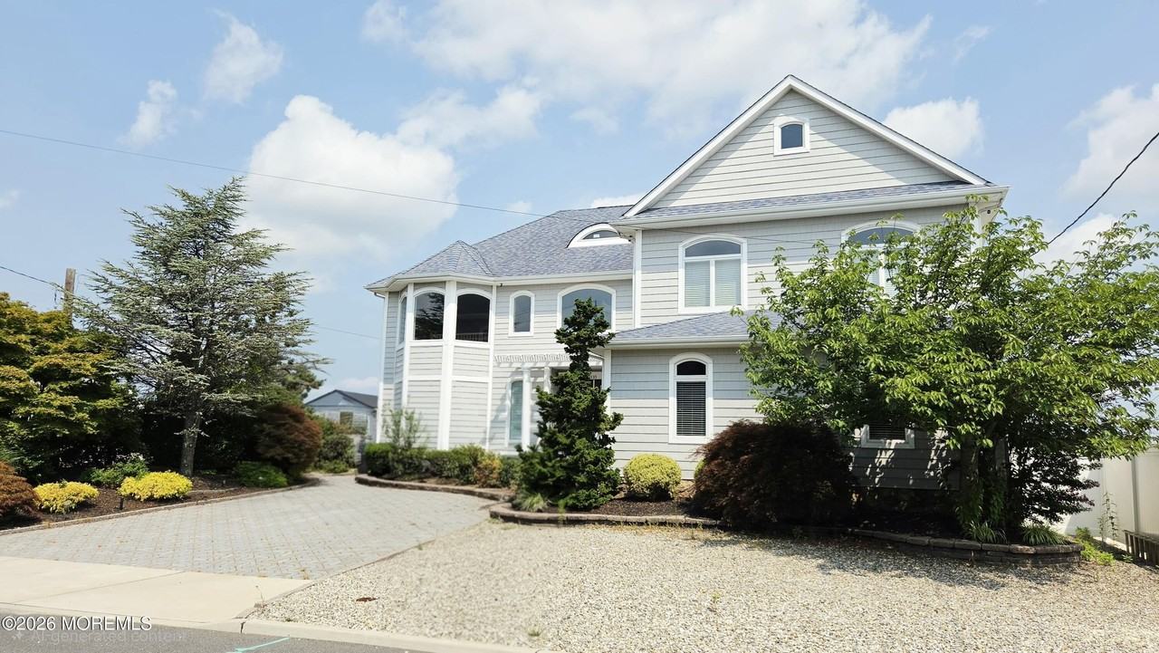 3110 Windsor Ave - Photo 3 of 50
