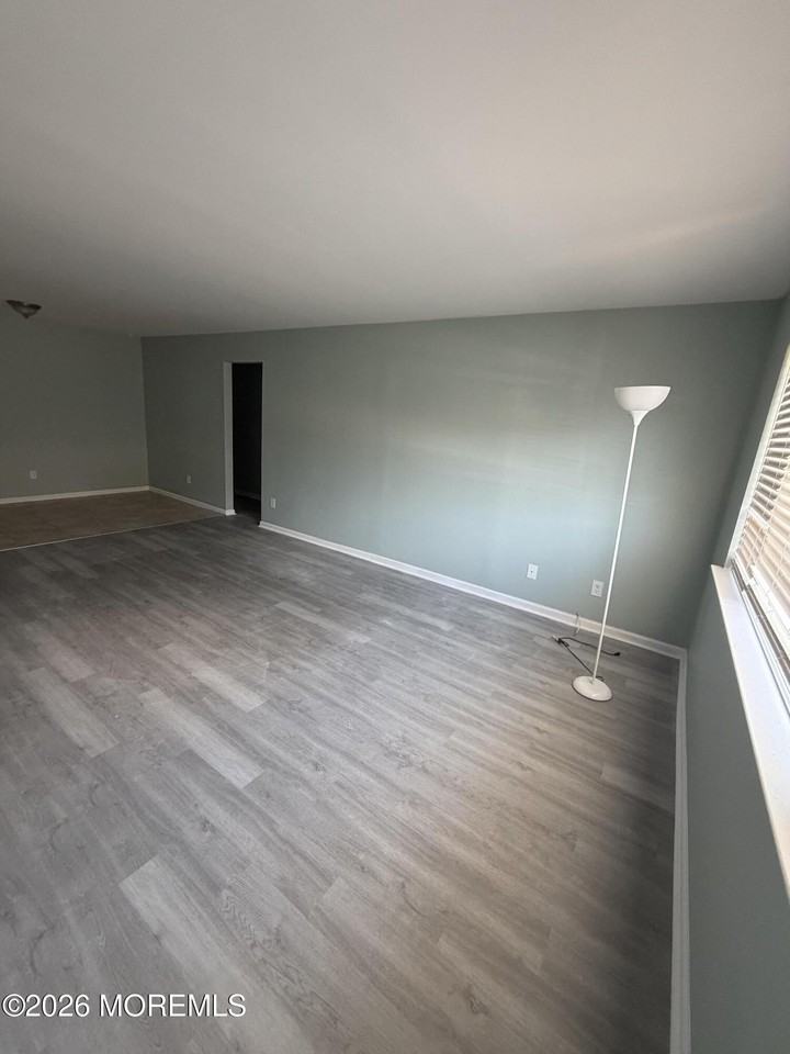 405 Cynthia Ct - Photo 3 of 14