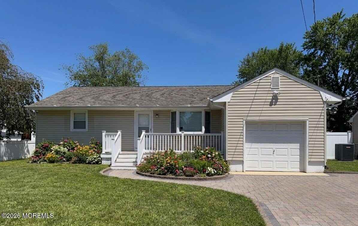 2305 Oak Tree Rd