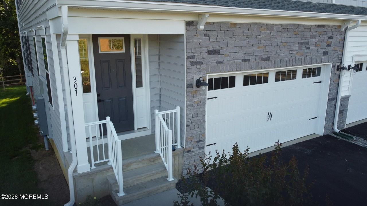 301 Holland Dr - Photo 5 of 50