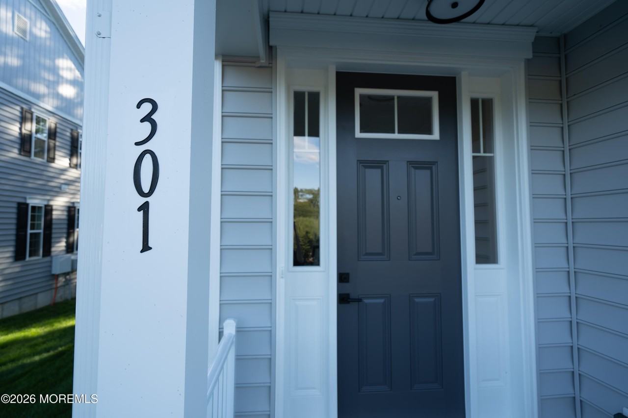 301 Holland Dr - Photo 6 of 50