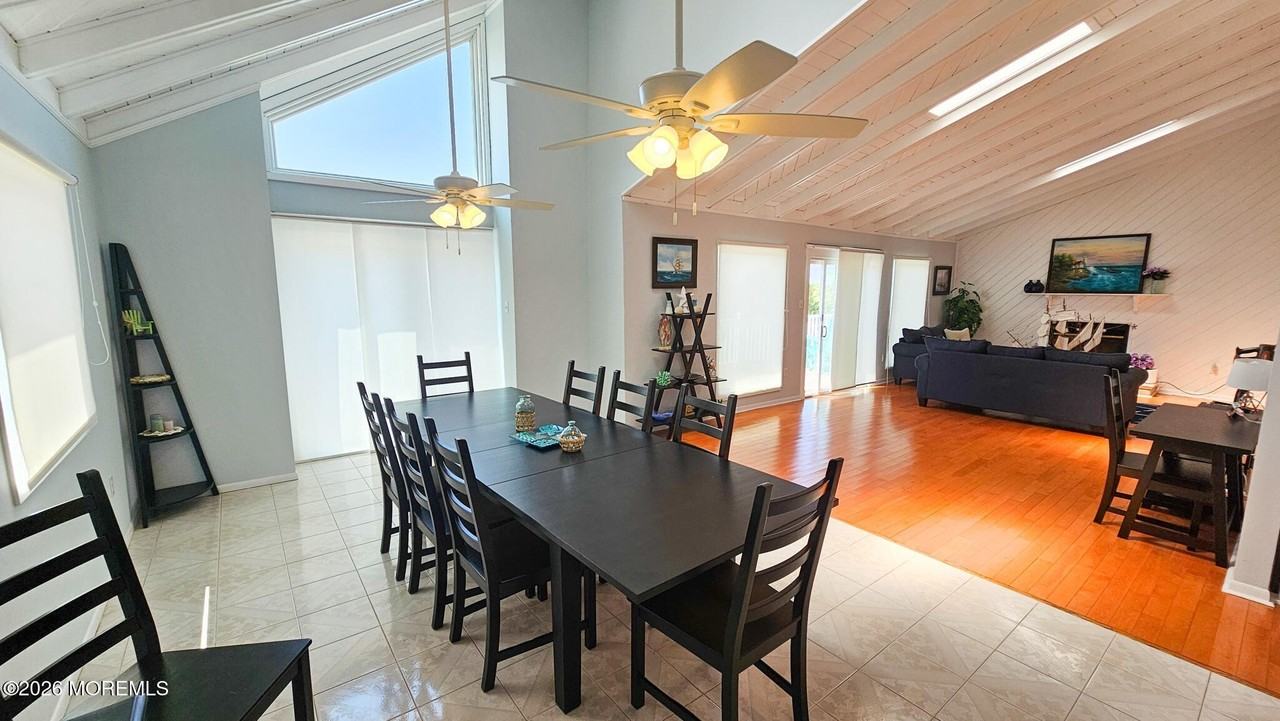 702 Newell Ave - Photo 3 of 50