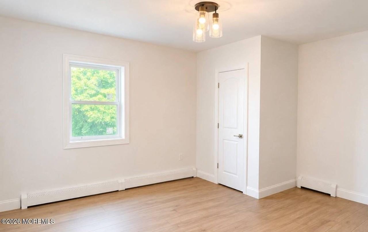 248 1st St - Photo 5 of 10