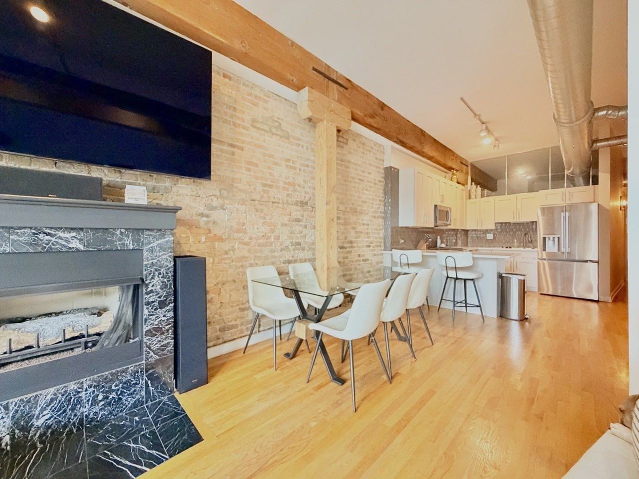 1344 W Madison St #302 - Photo 4 of 17