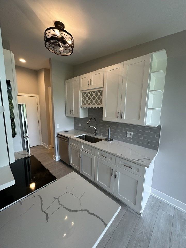 5700 Hillcrest Ln #3J - Photo 7 of 16