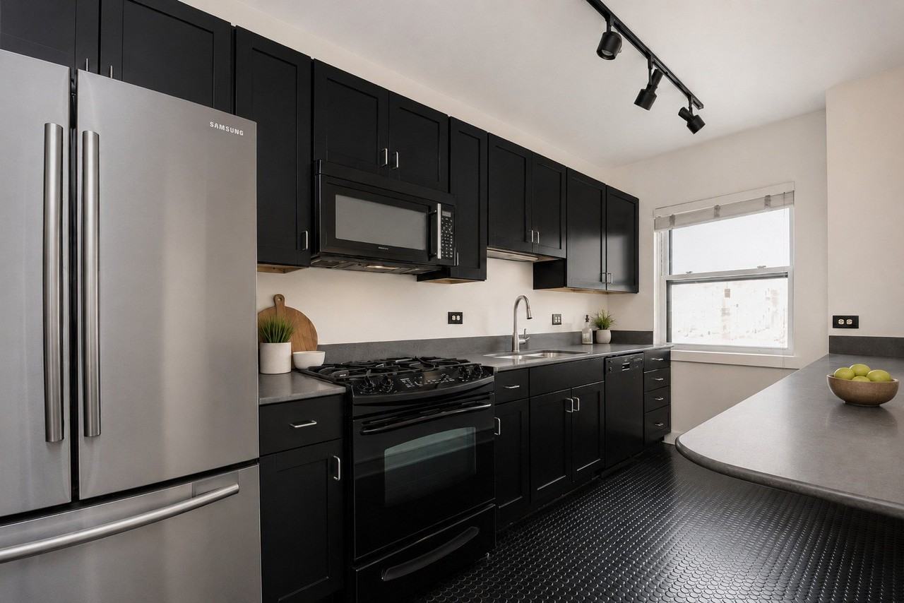 4300 N Marine Dr #503 - Photo 6 of 14