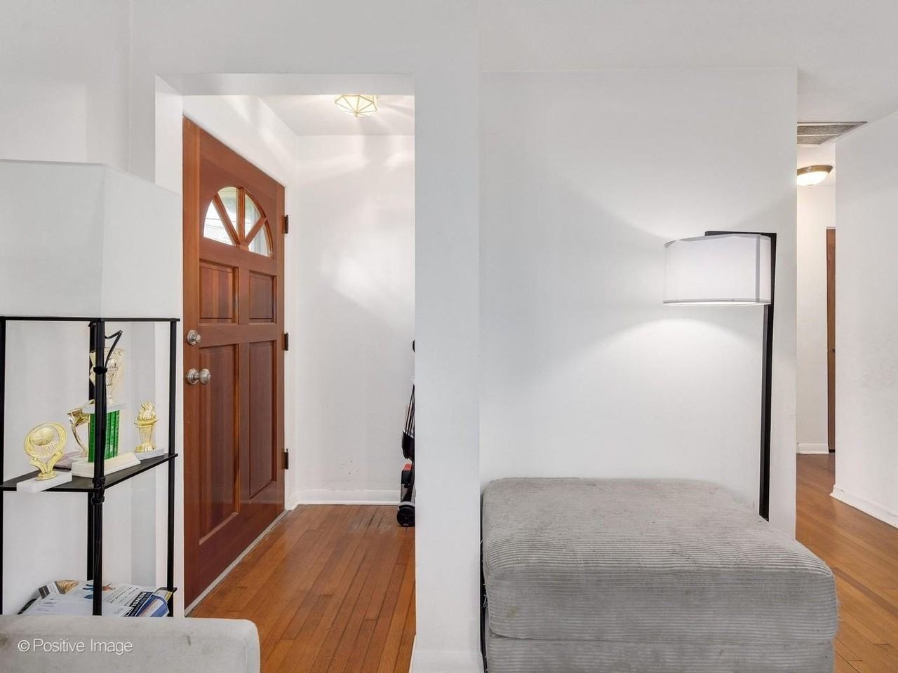405 Greenfield Ave - Photo 4 of 24