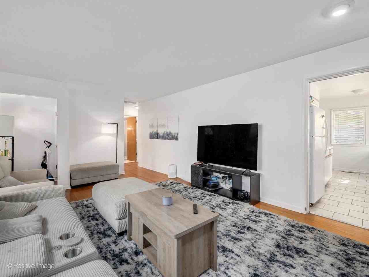 405 Greenfield Ave - Photo 6 of 24