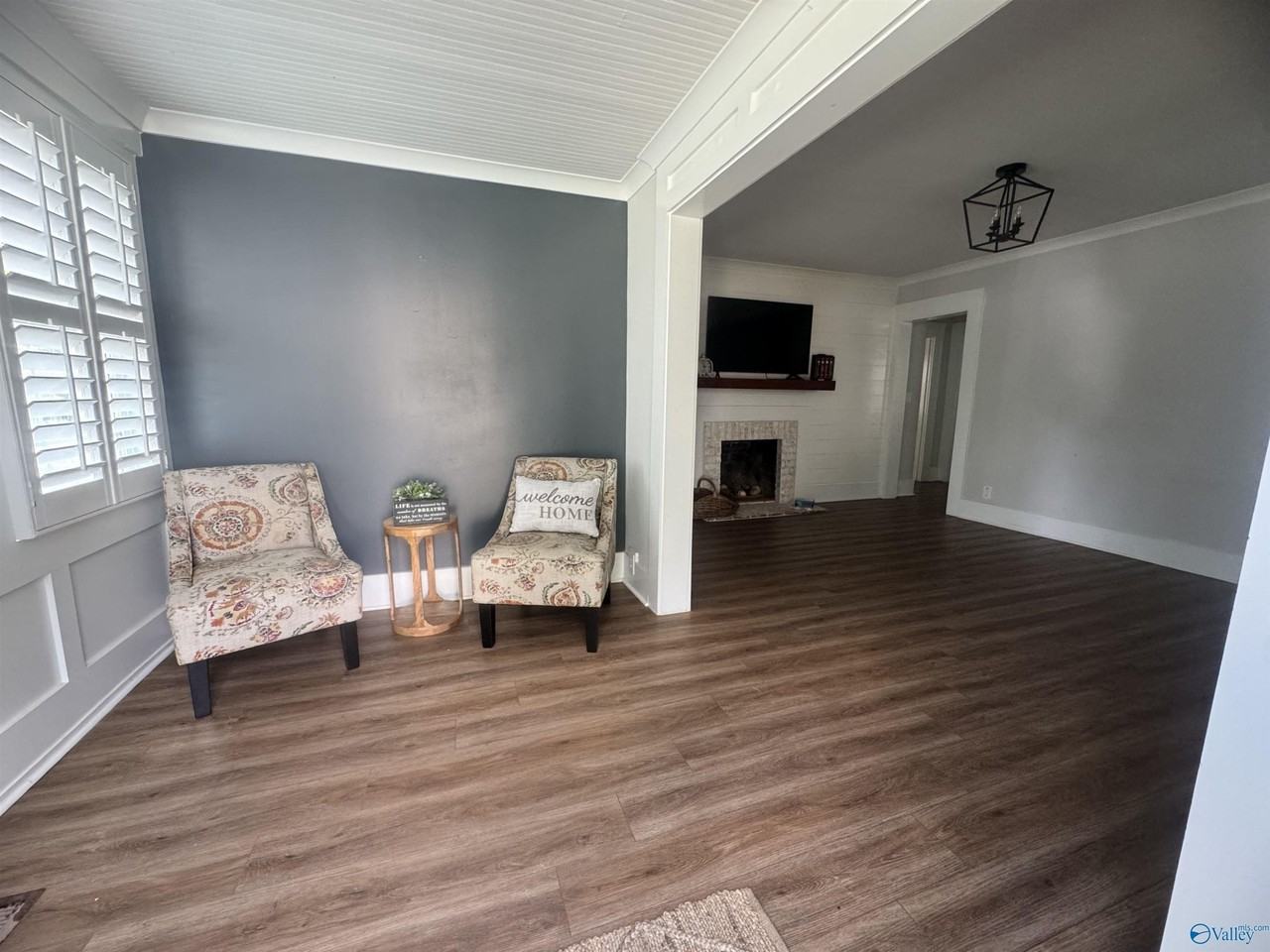 208 Surrey Rd Sw - Photo 7 of 40