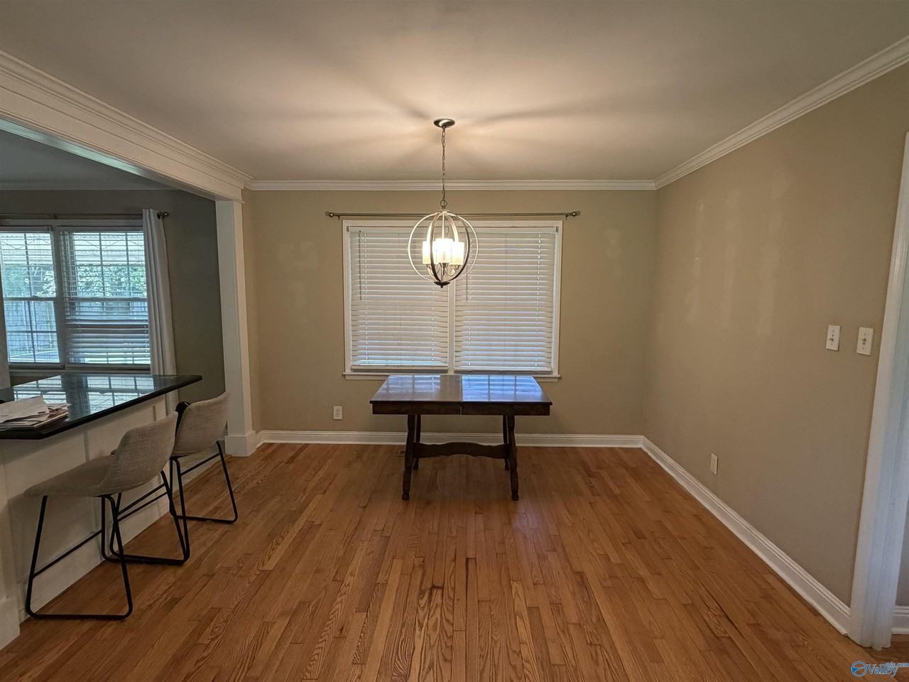 217 Drake Ave Sw - Photo 3 of 14