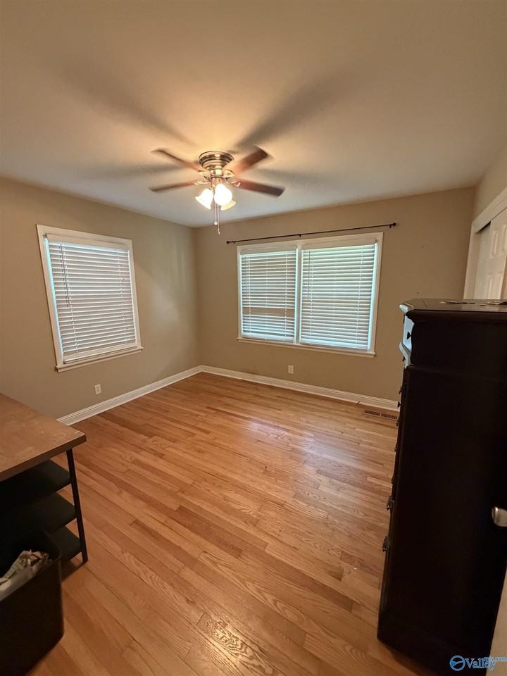 217 Drake Ave Sw - Photo 6 of 14