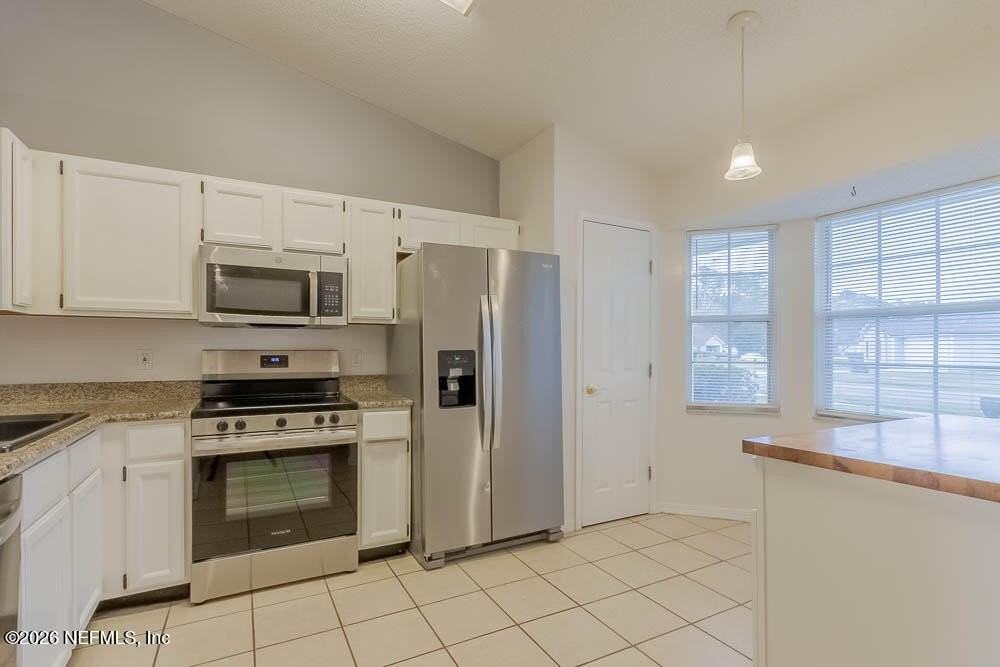 7760 Allspice Cir W - Photo 6 of 34