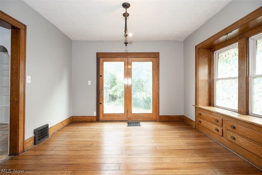 888 Harrison Ave - Photo 6 of 25