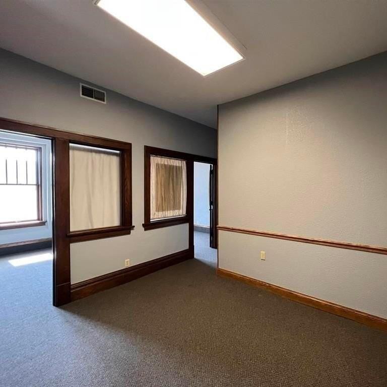 252 S Central Ave #21 - Photo 4 of 12