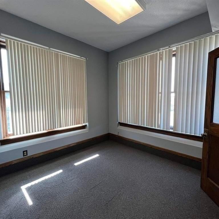 252 S Central Ave #21 - Photo 6 of 12