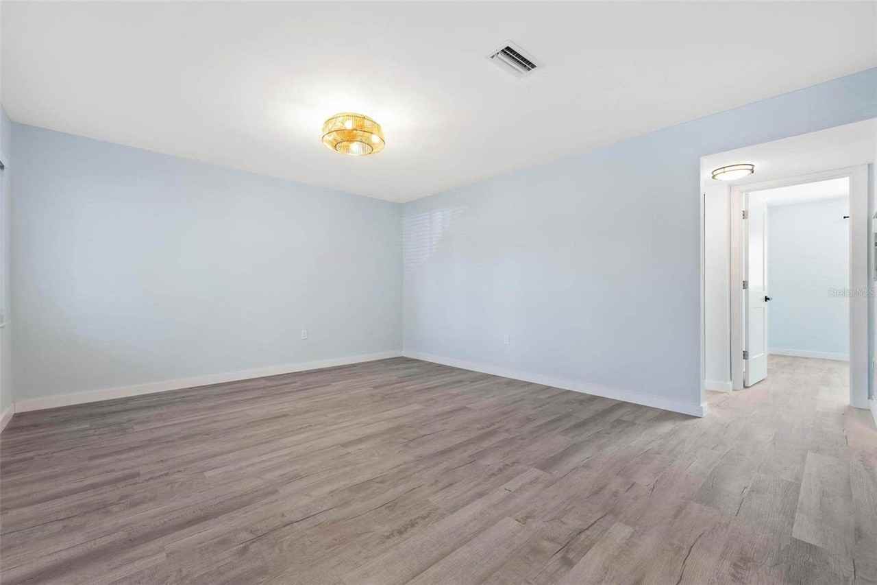 1258 Barbara Dr #107 - Photo 3 of 50